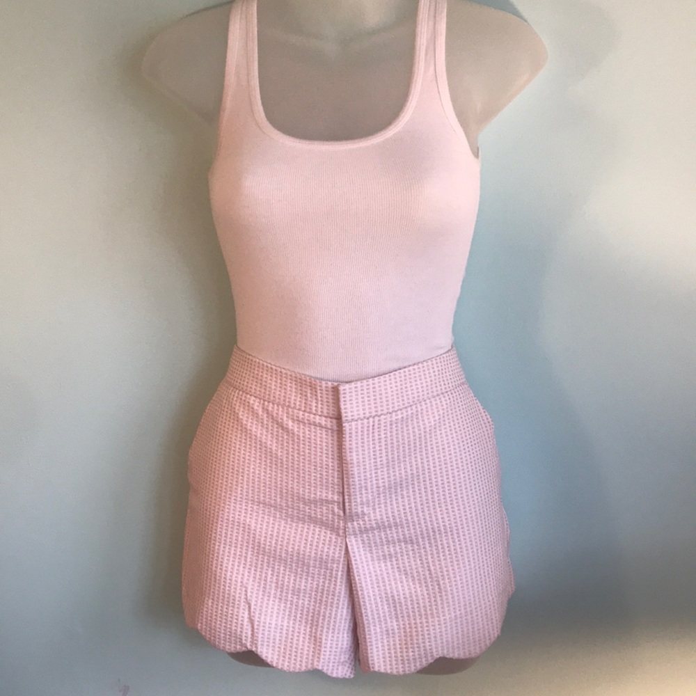 🌿Club Monaco textured scalloped short